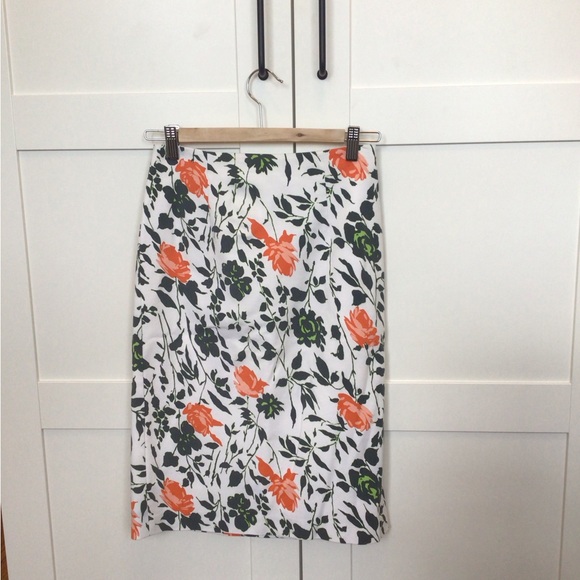 Club Monaco Floral Pencil Skirt Size 2 - Picture 6 of 7